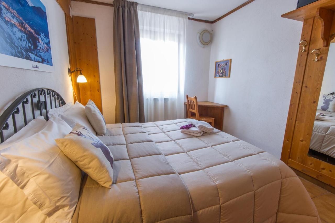 Hotel Iris Pescasseroli Bagian luar foto