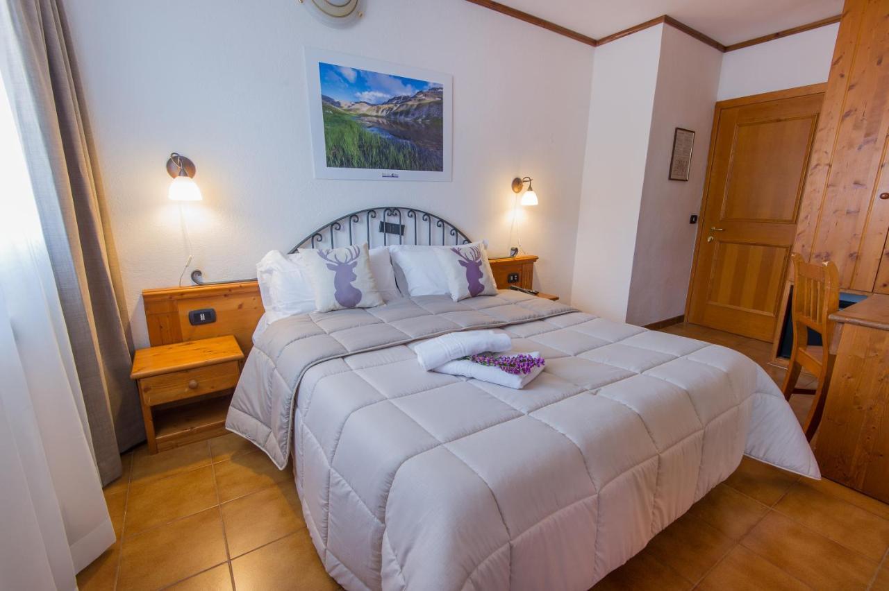 Hotel Iris Pescasseroli Bagian luar foto