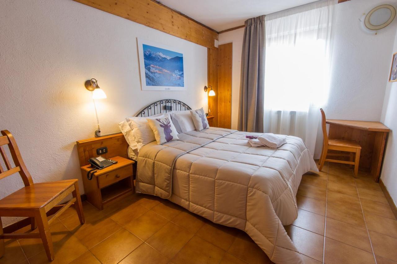 Hotel Iris Pescasseroli Bagian luar foto
