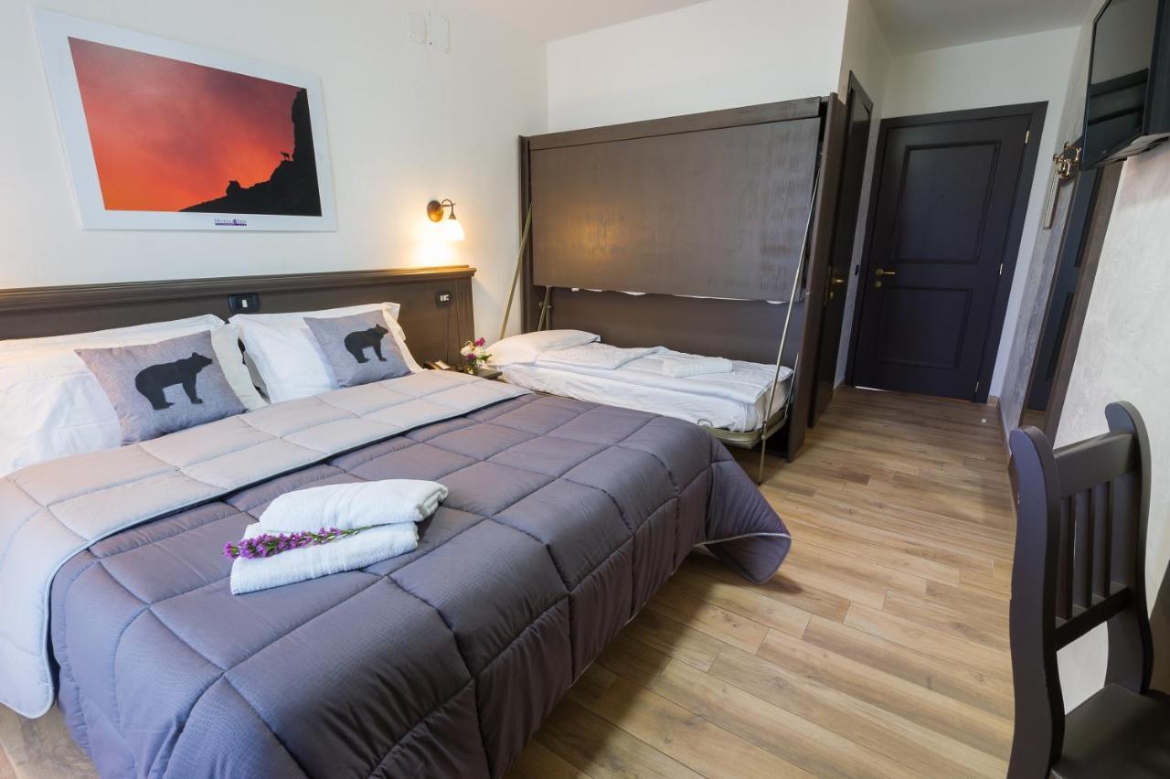 Hotel Iris Pescasseroli Bagian luar foto