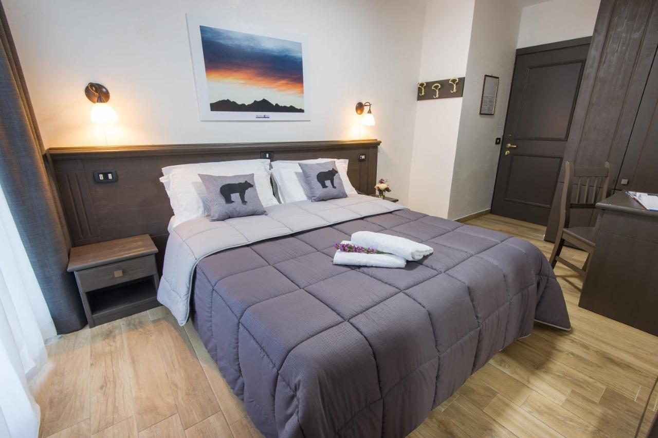 Hotel Iris Pescasseroli Bagian luar foto