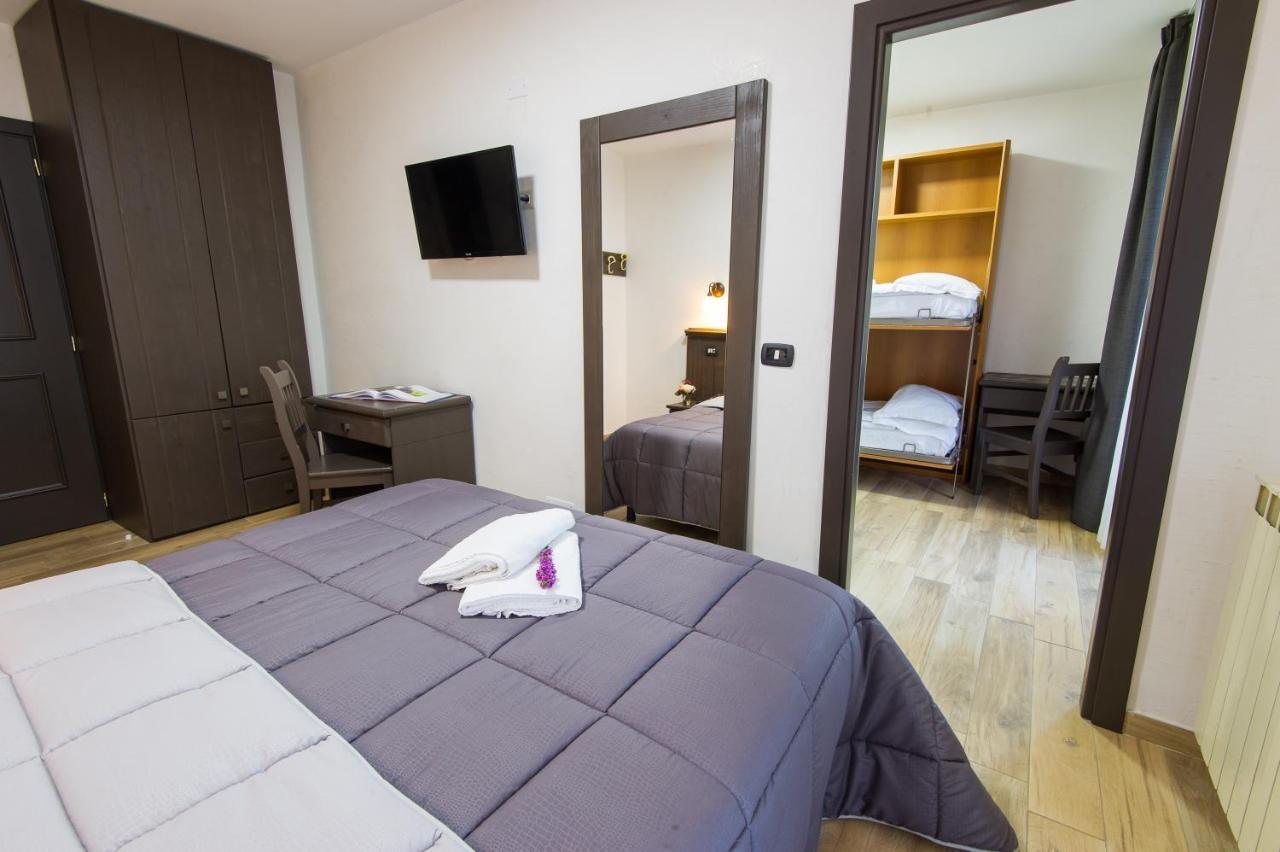 Hotel Iris Pescasseroli Bagian luar foto